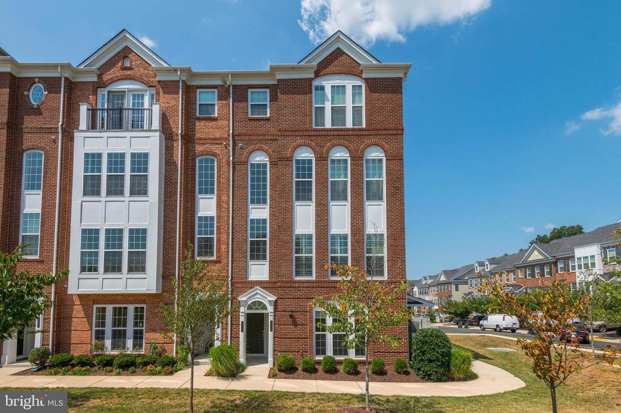 42849 Burrell Square - Photo 1