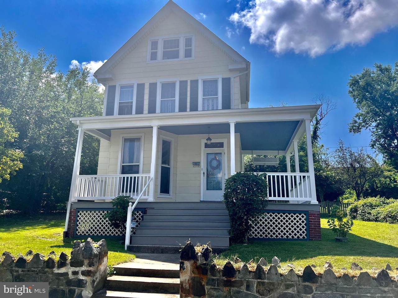 4309 Valley View Avenue - Photo 1