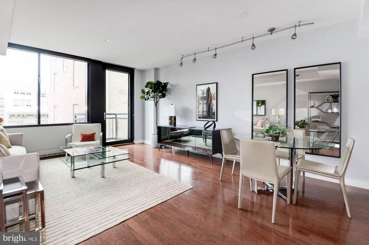 912 F Street - Photo 1