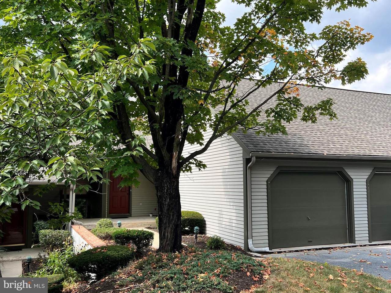 511 Roslaire Drive - Photo 1