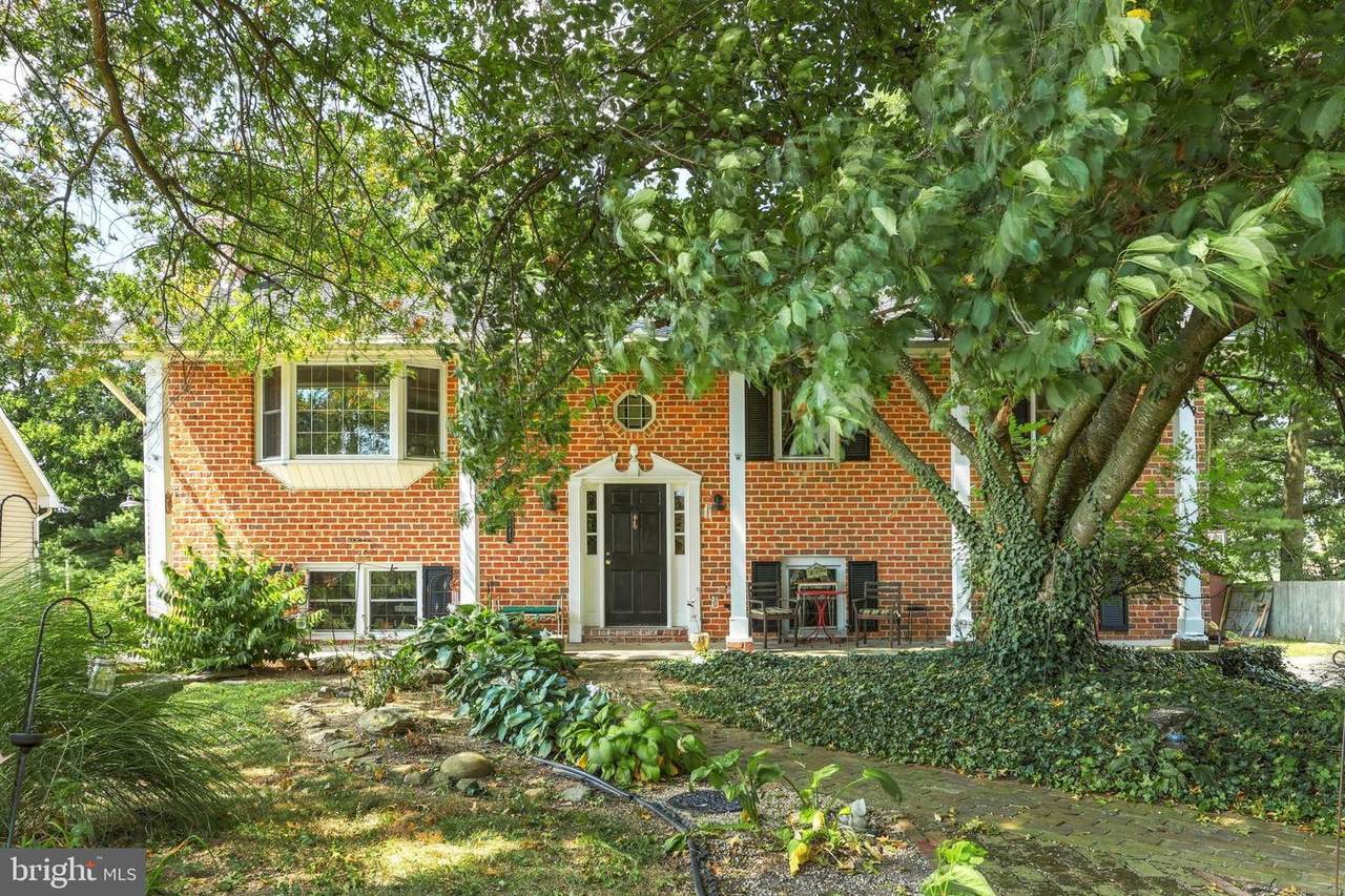 1045 Pearl Drive - Photo 1