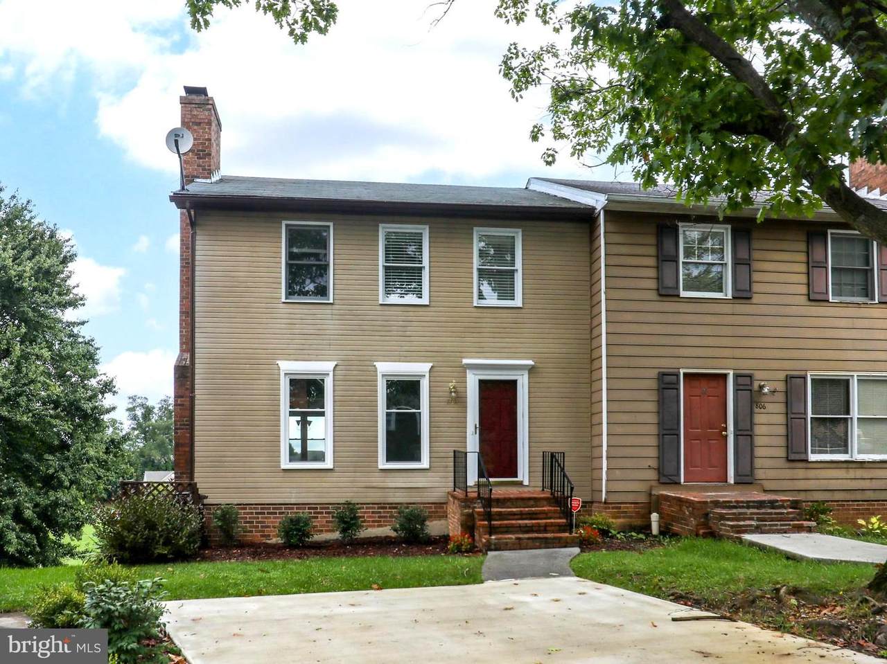 808 Appleseed Court - Photo 1