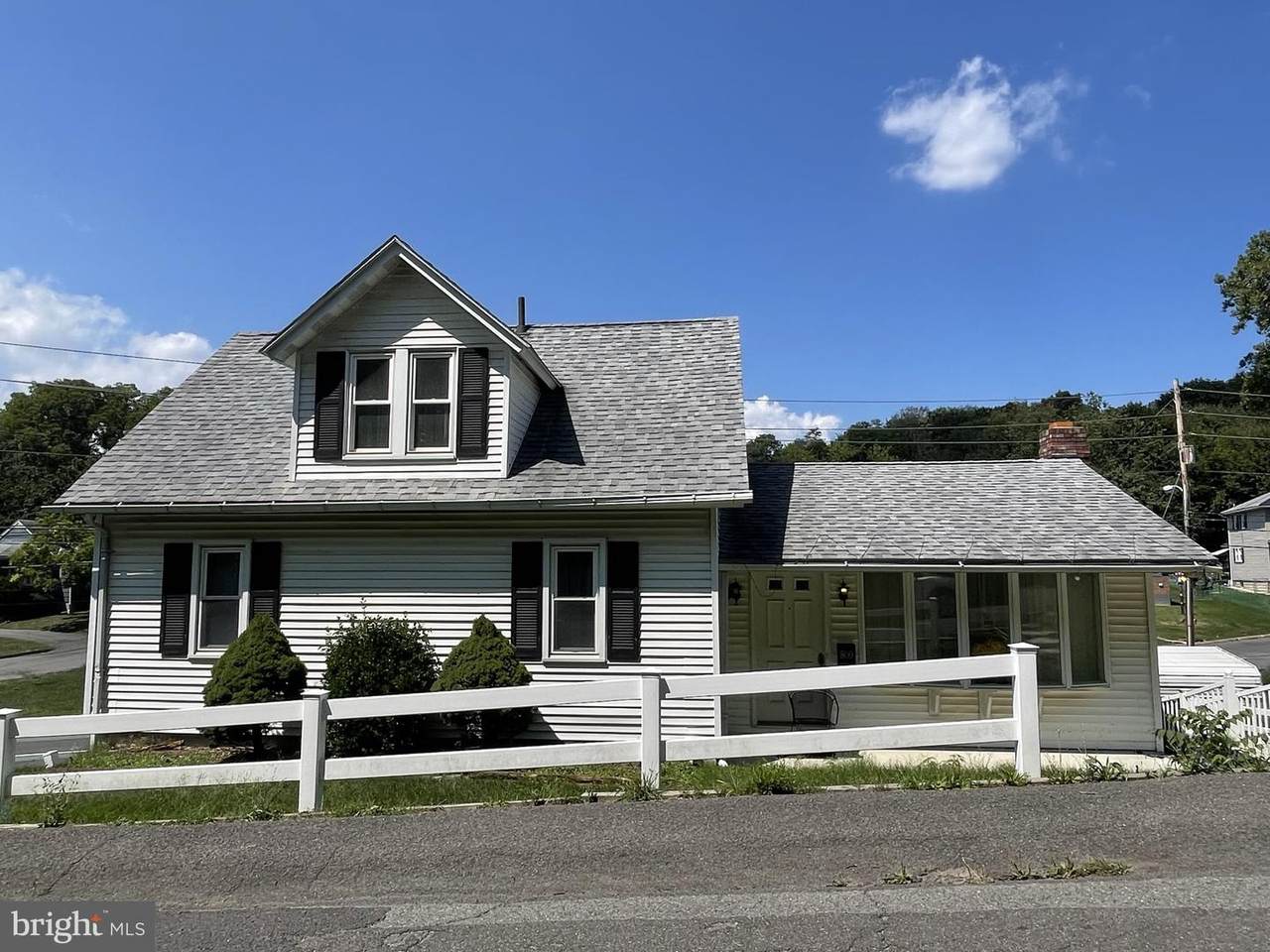 800 Shades Lane - Photo 1