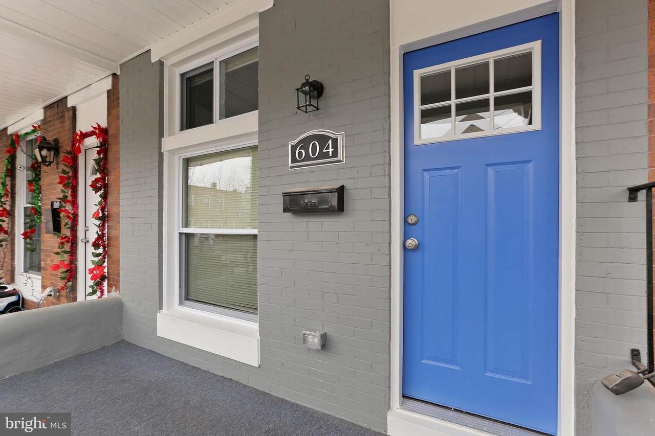 604 N Streeper - Photo 1
