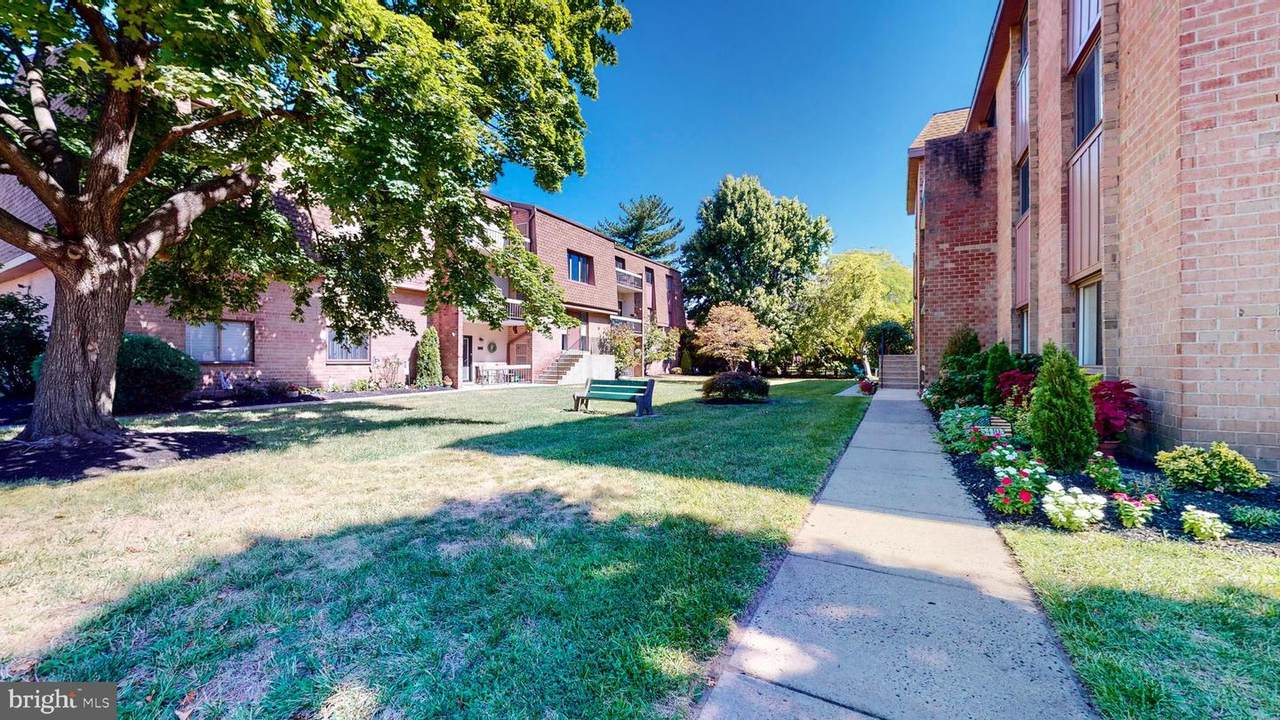 54303 Delaire Landing Road - Photo 1