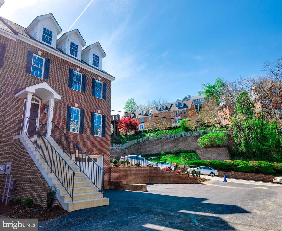1555 Rivertown Place - Photo 1
