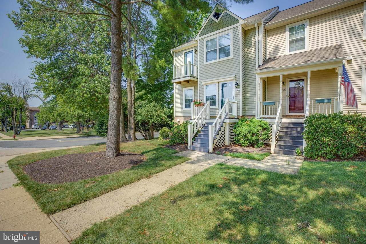 300-A Locust Street - Photo 1