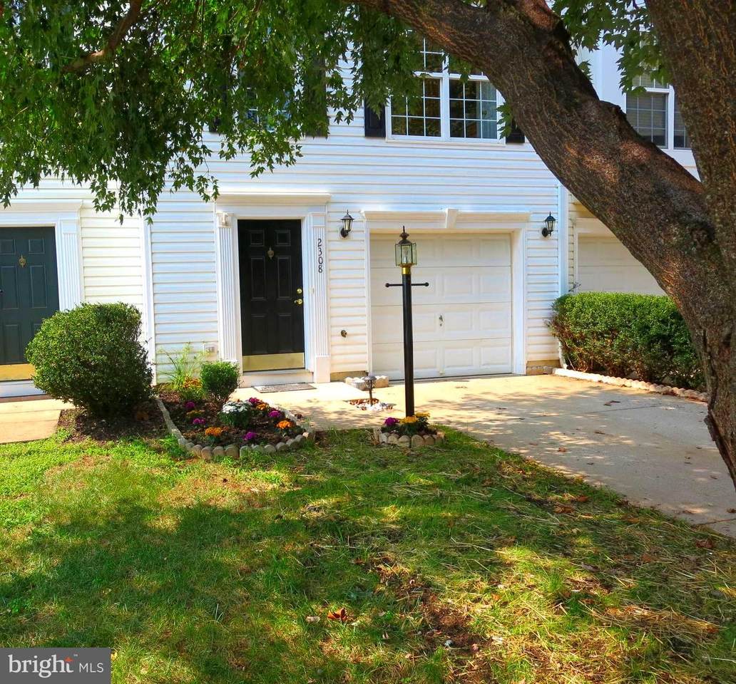 2308 Forsythia - Photo 1