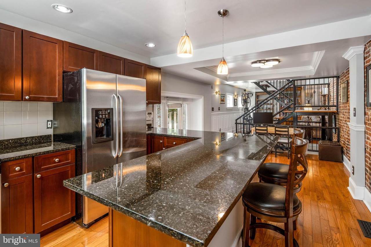 534 Curley Street - Photo 1