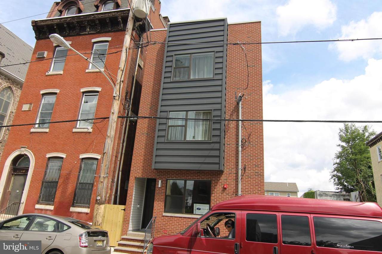 1527 7TH Street - Photo 1