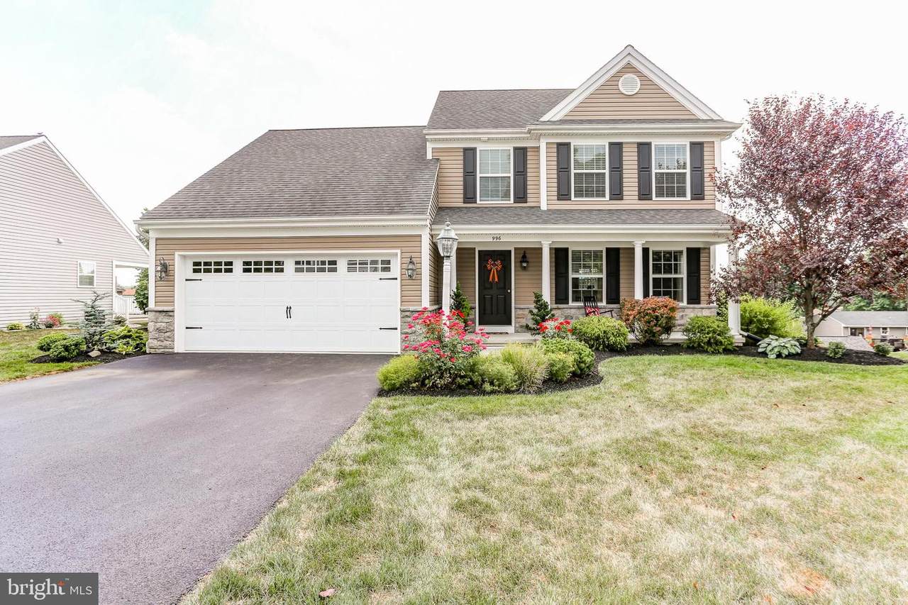 996 Northfield Drive - Photo 1