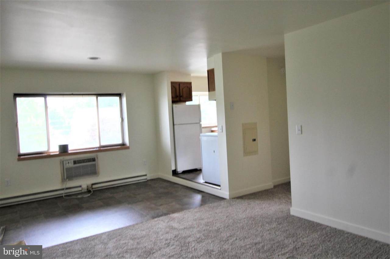 215 4TH Street - Photo 1