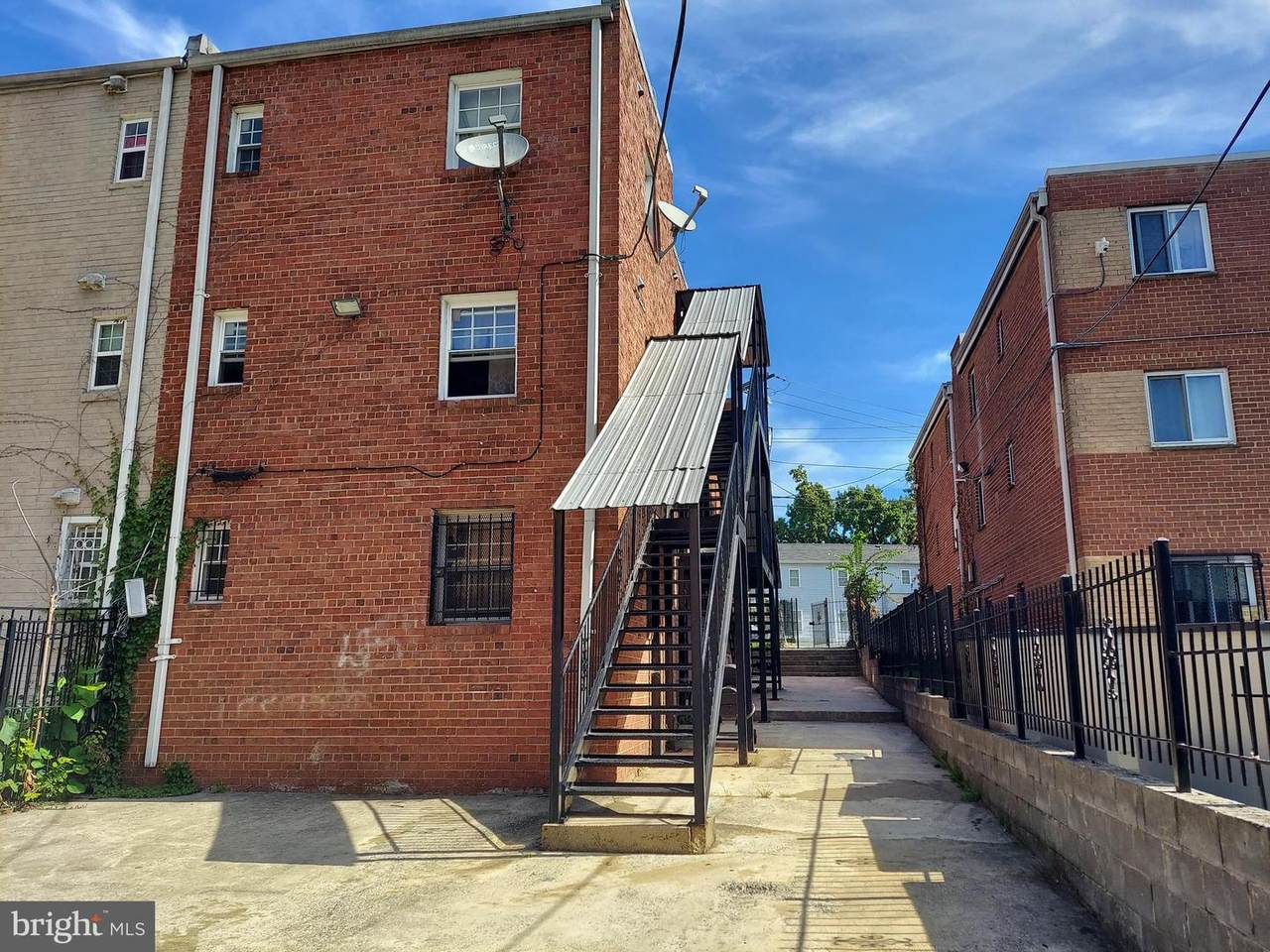 610 Eastern Avenue - Photo 1