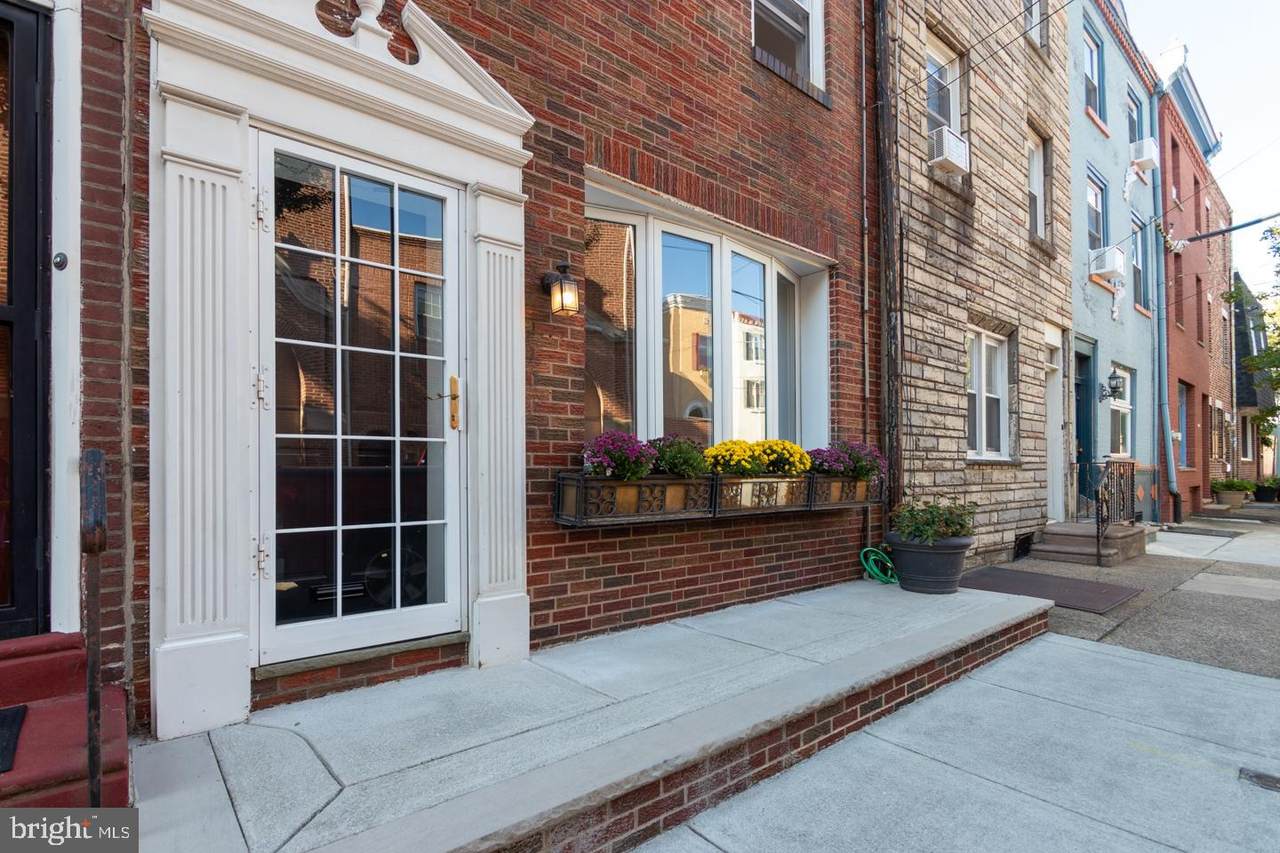 924 Montrose Street - Photo 1