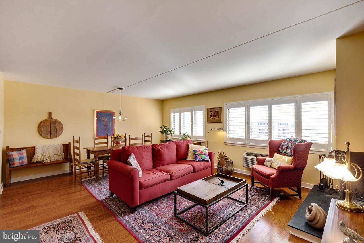 200-10 Lombard Street - Photo 1