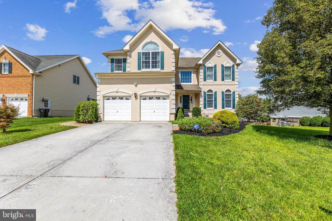 946 Meadow Court - Photo 1