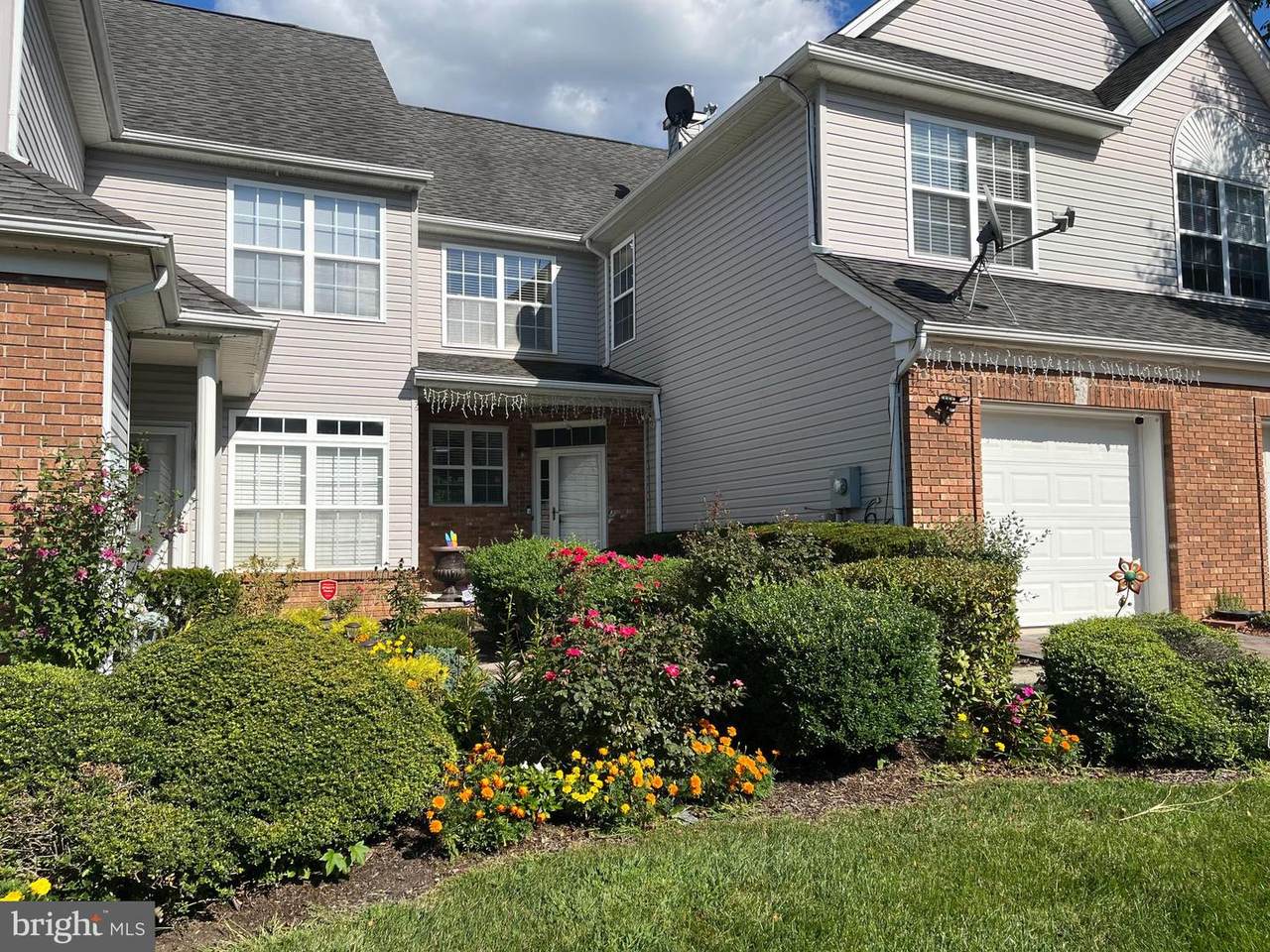 10 Shelley Circle - Photo 1
