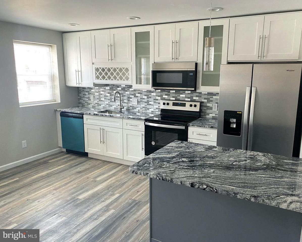 1605 Andrews Avenue - Photo 1