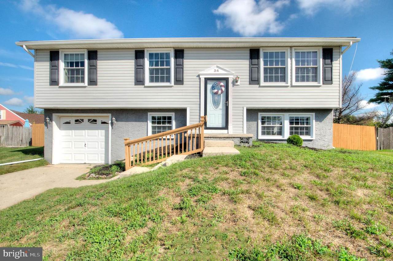 34 Robert Court - Photo 1