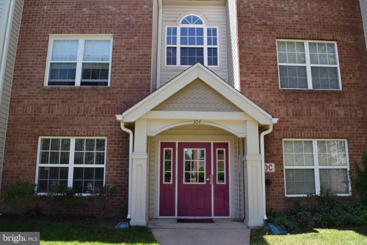 304 Blue Water Court - Photo 1