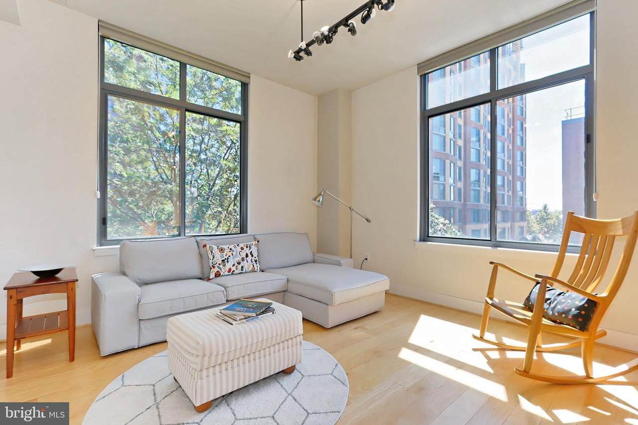 520 John Carlyle Street - Photo 1
