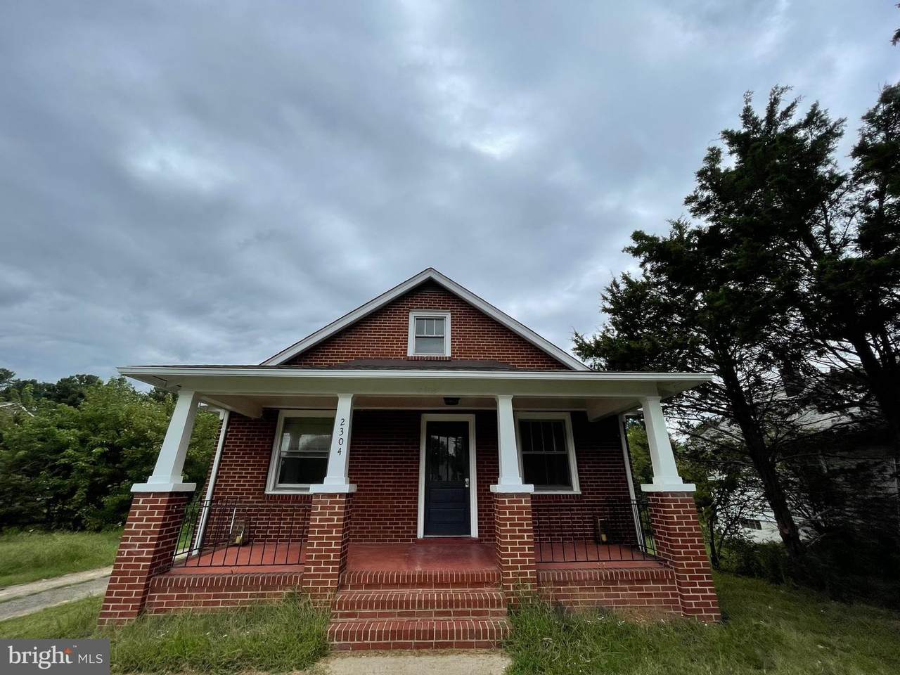 2304 Lafayette Boulevard - Photo 1