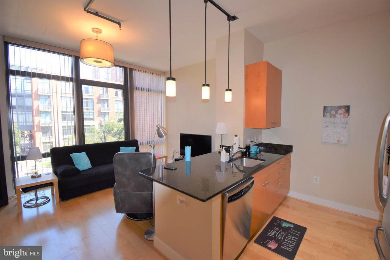520 John Carlyle Street - Photo 1