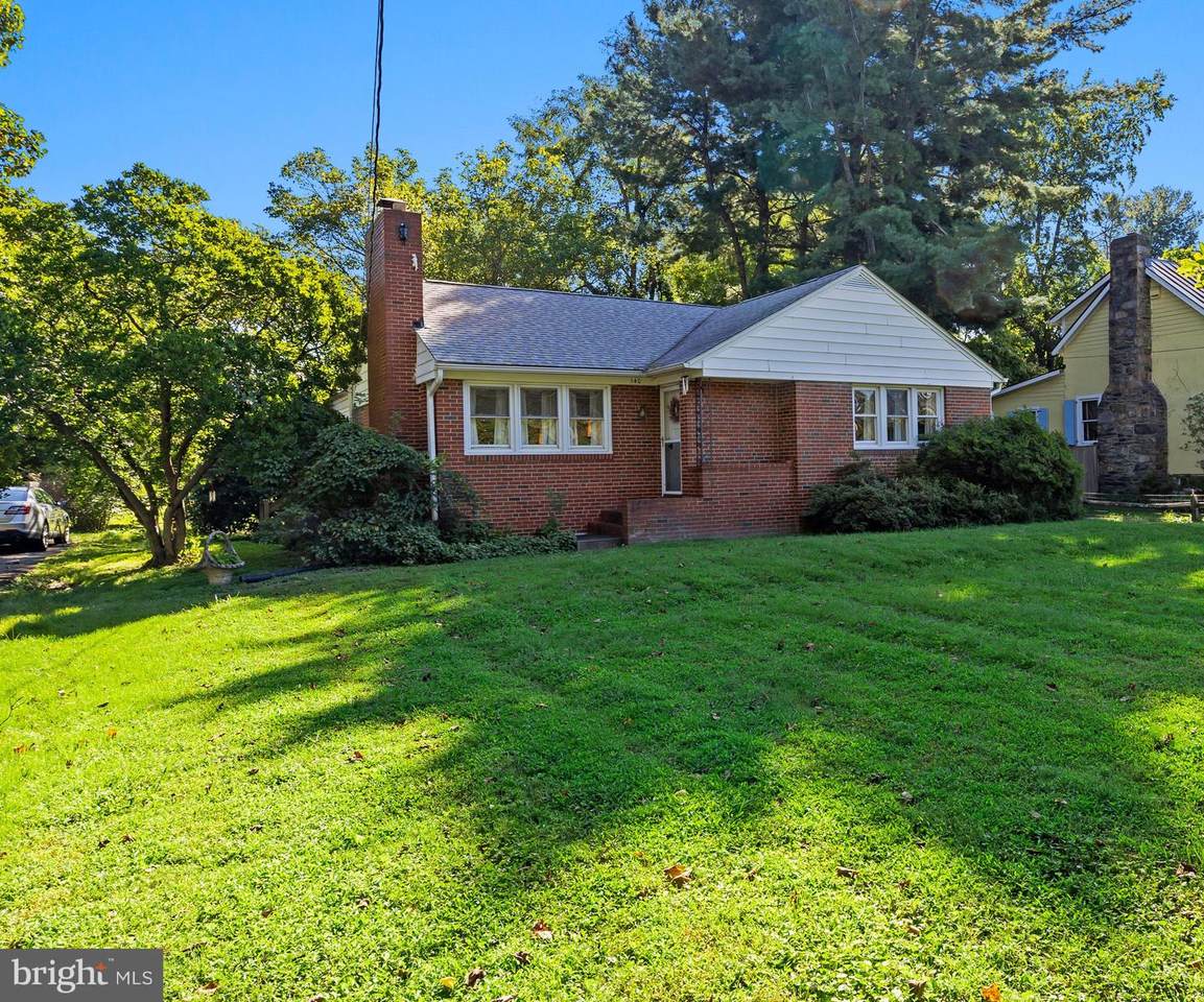 140 Maple Avenue - Photo 1