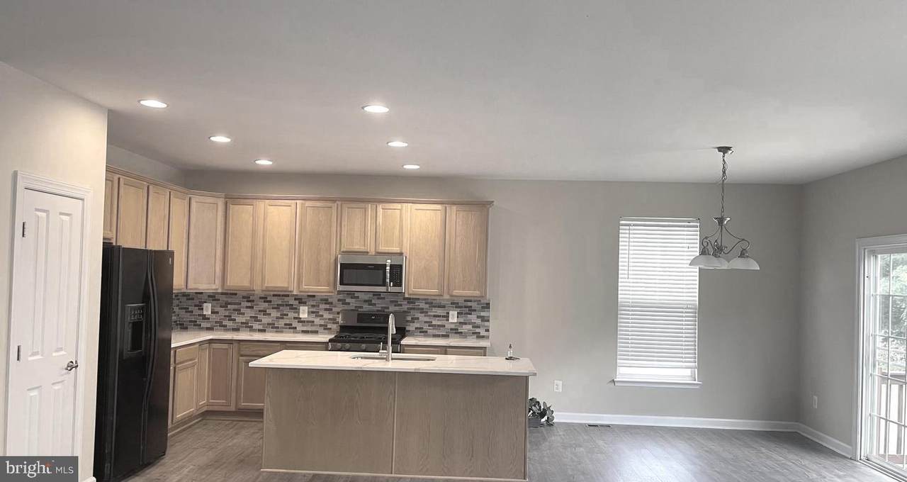 9008 Hanson Grove Court - Photo 1