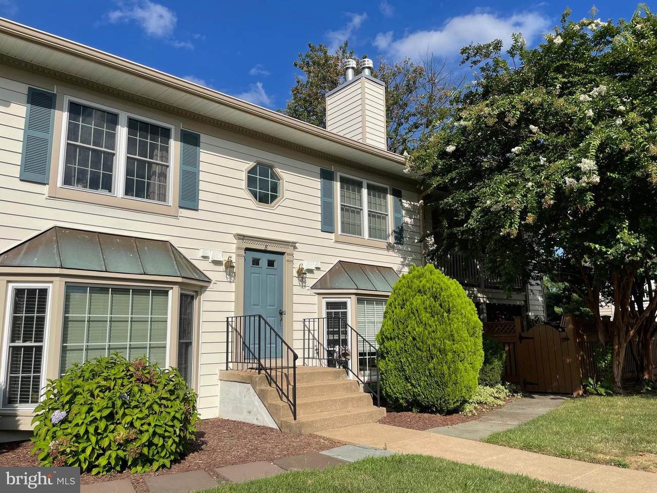 6052-B Essex House Square - Photo 1