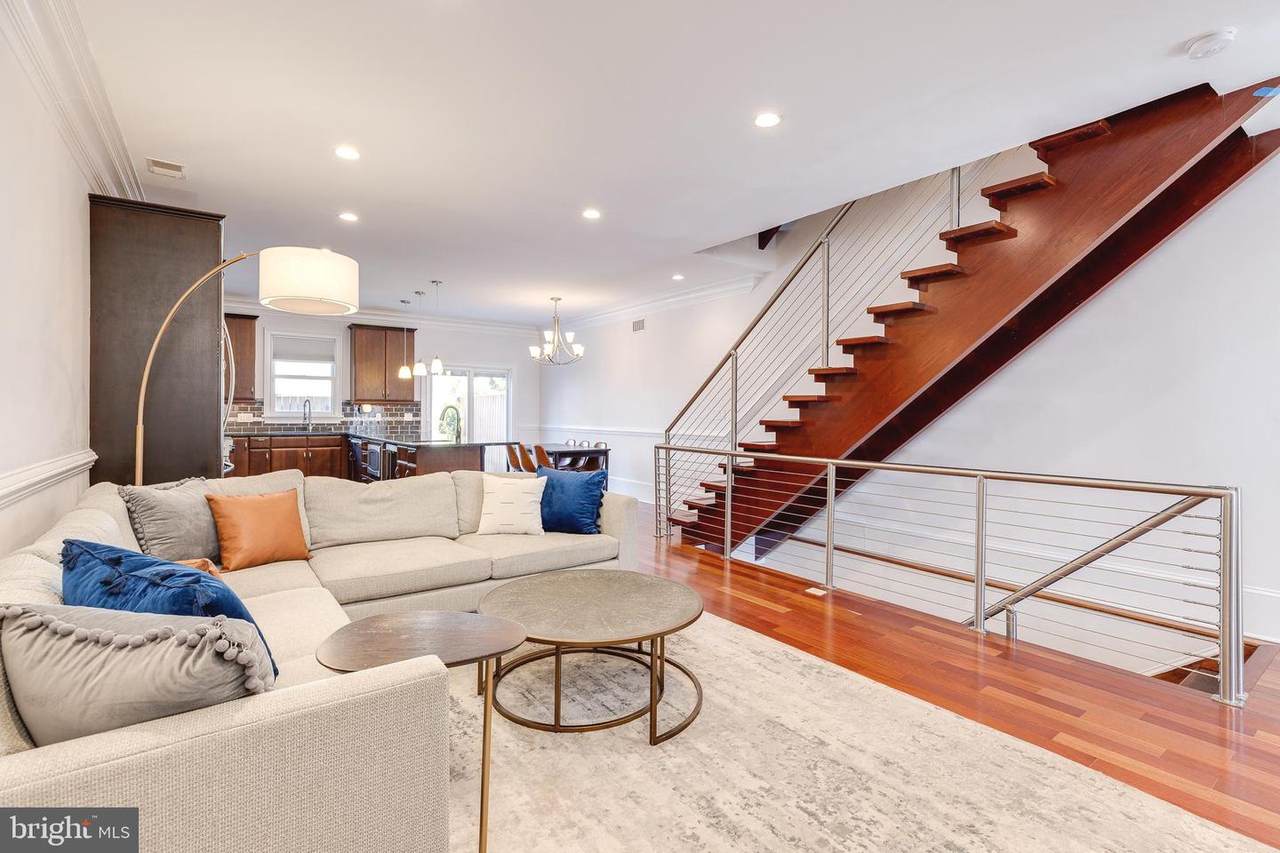 1525 Carpenter Street - Photo 1