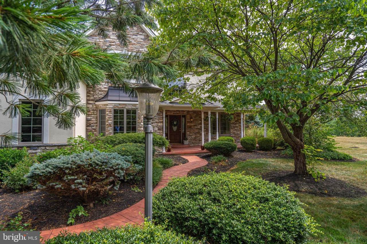4223 E Wyndemere Circle - Photo 1
