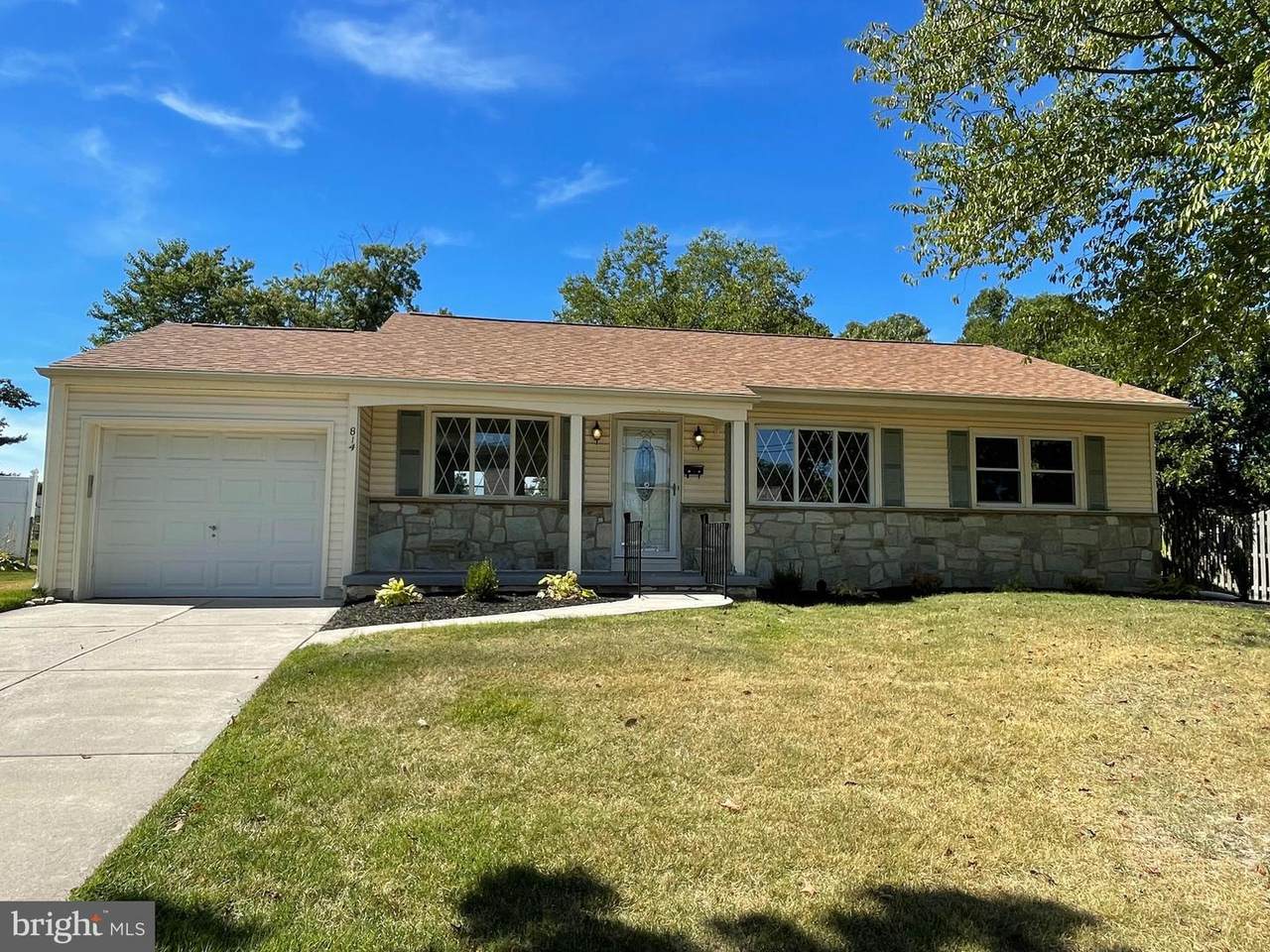 814 Yorktown - Photo 1