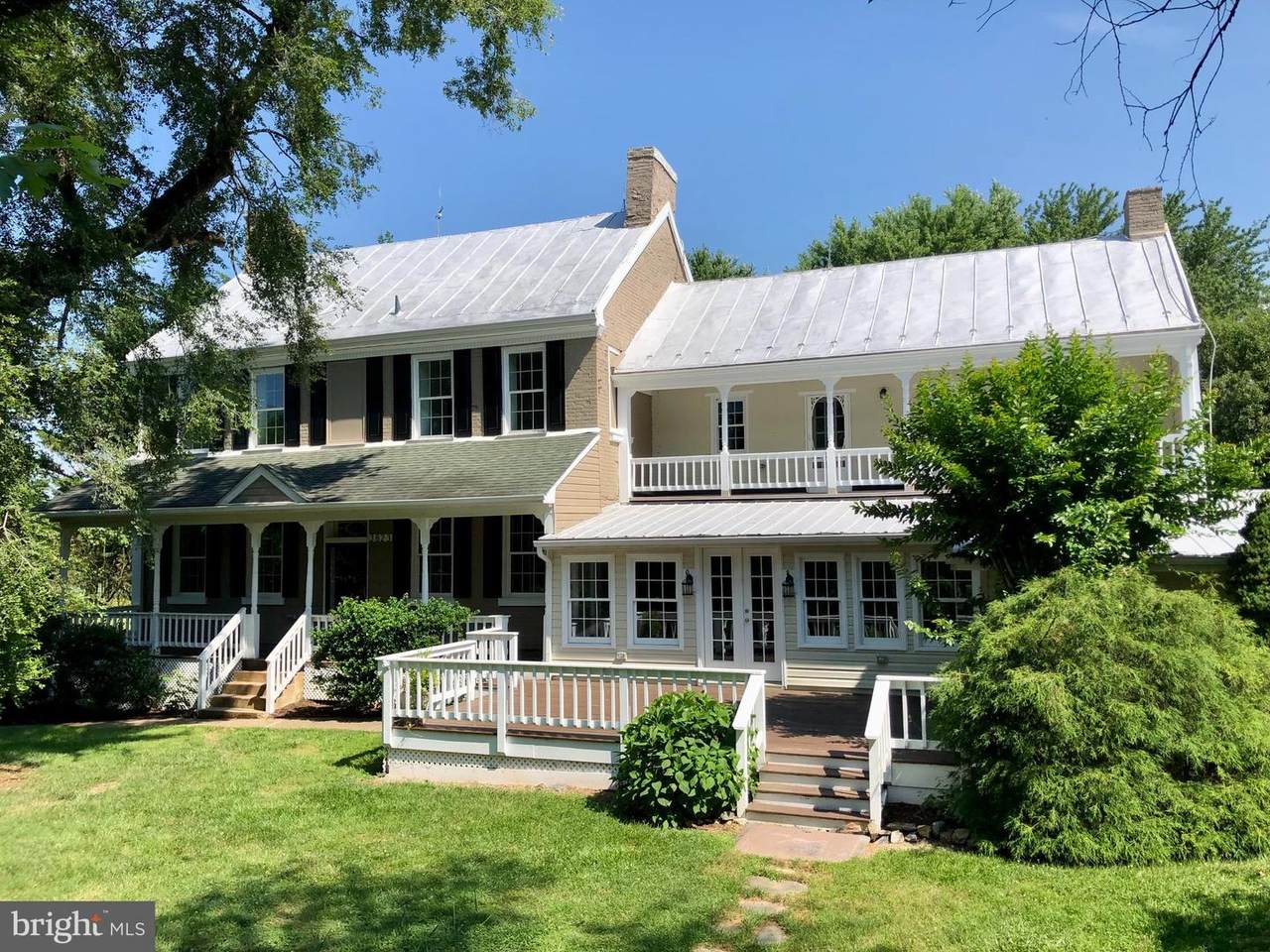 3823 Roundtree Road - Photo 1