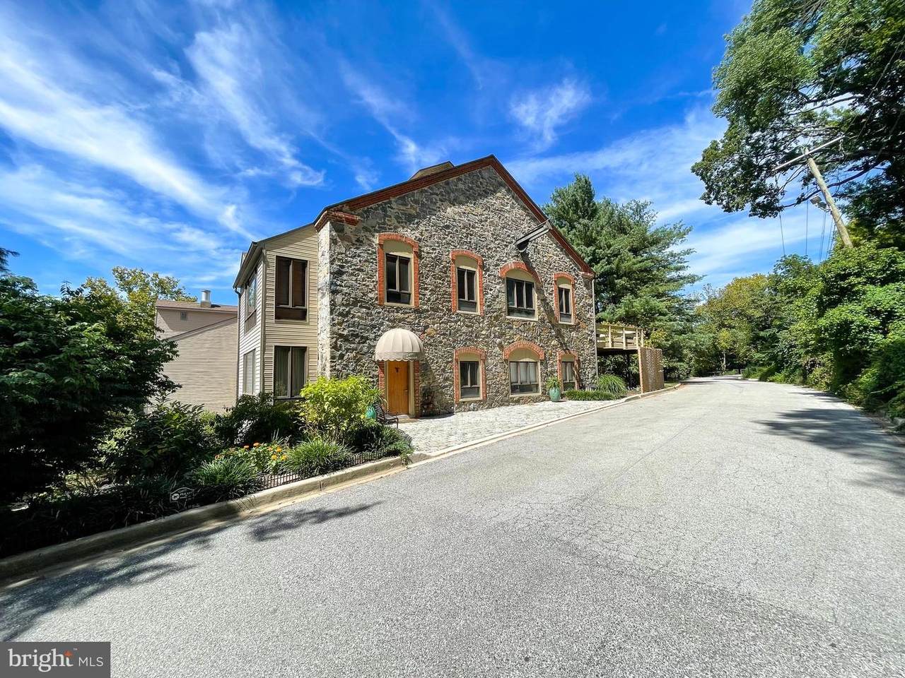 1706 Park Drive - Photo 1