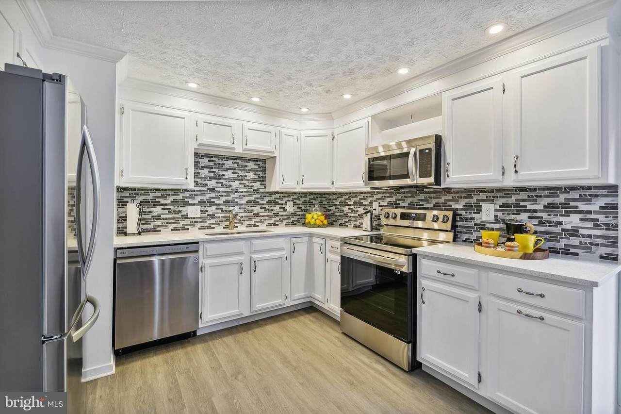 131 Archwood Avenue - Photo 1