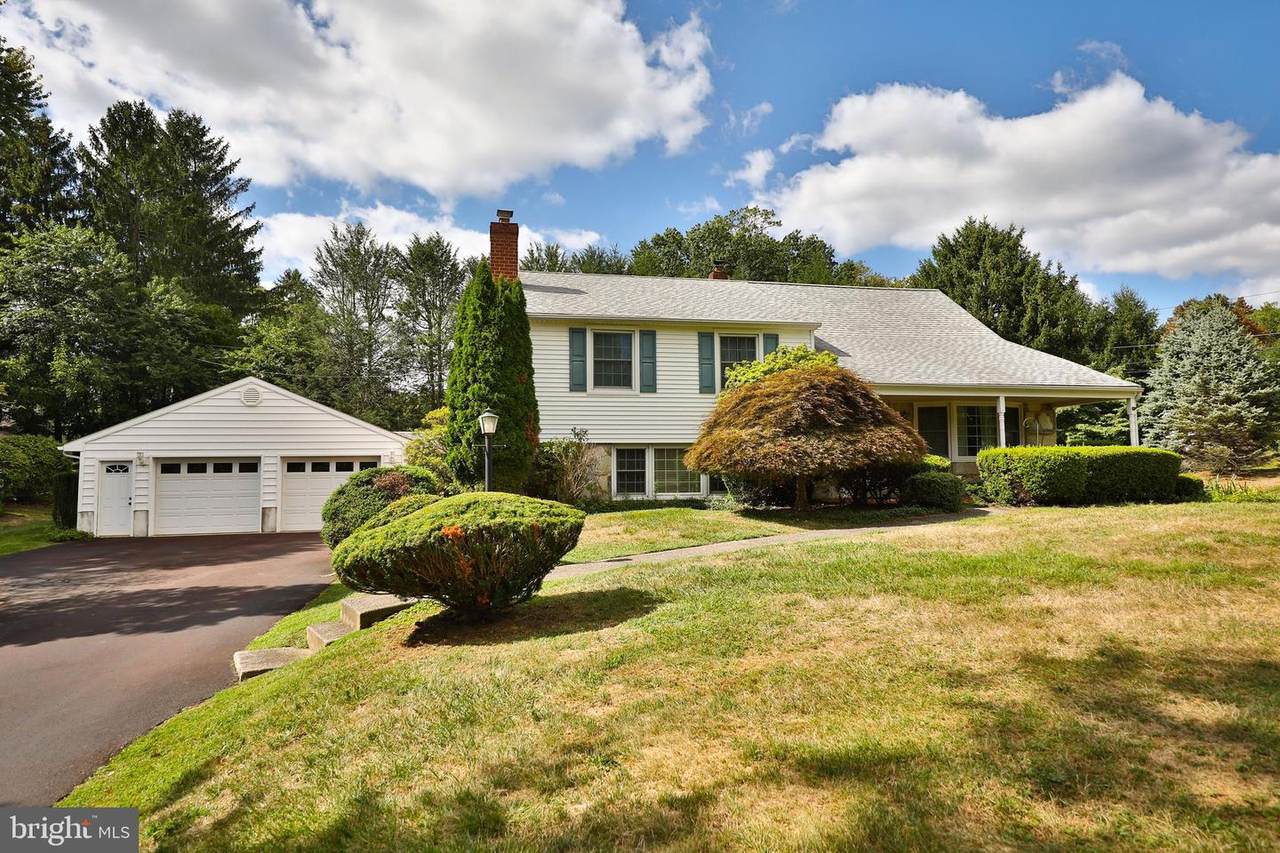 1471 Manor Lane - Photo 1