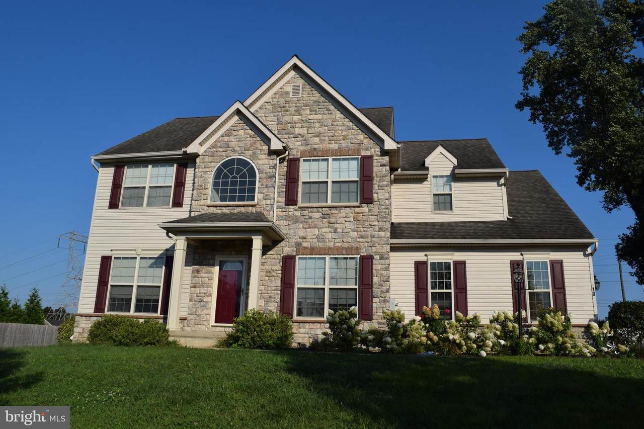 105 Buttercup Drive - Photo 1