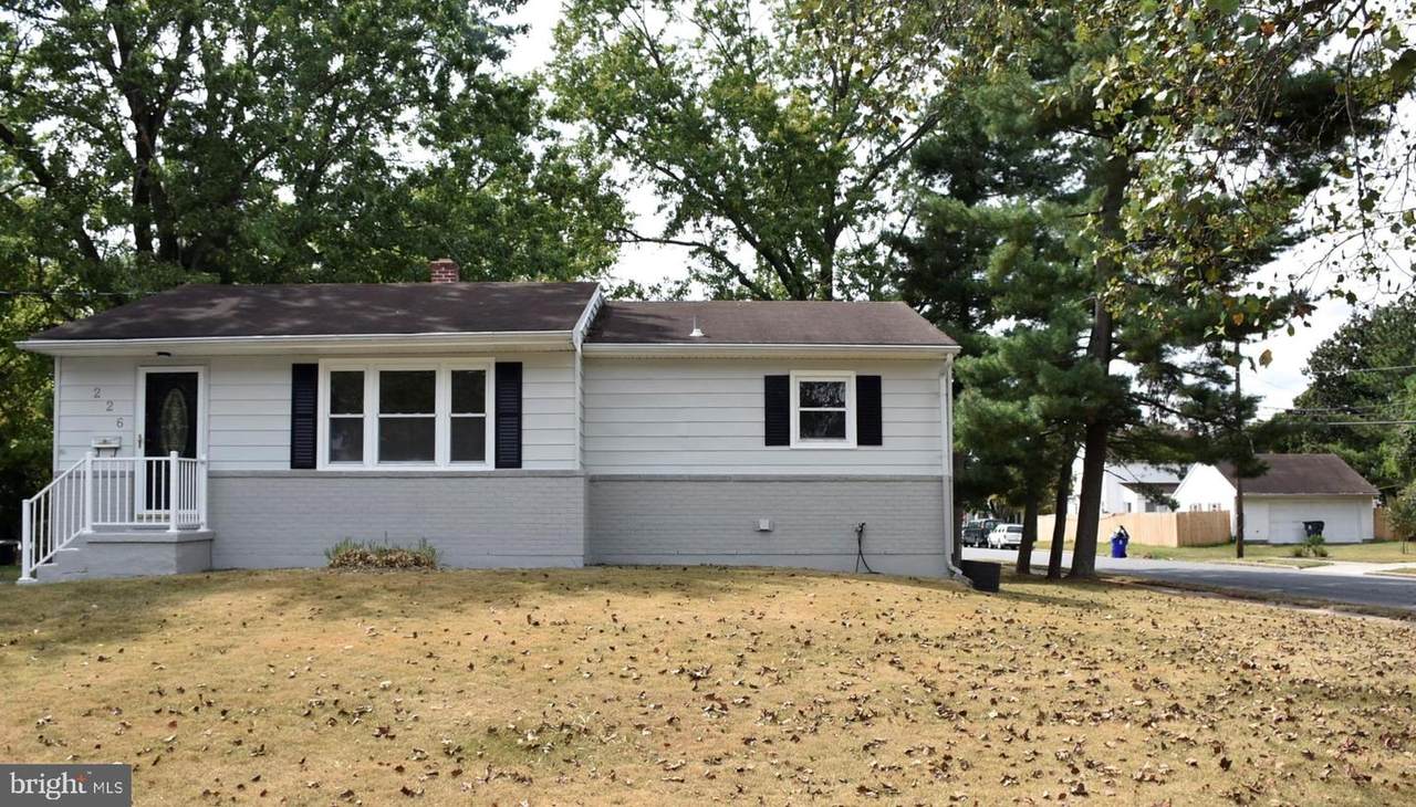 226 Porter Street - Photo 1