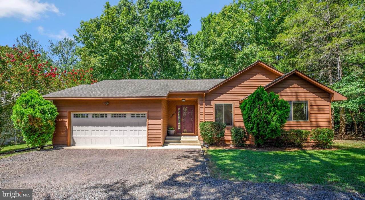 3927 Lakeview Parkway - Photo 1