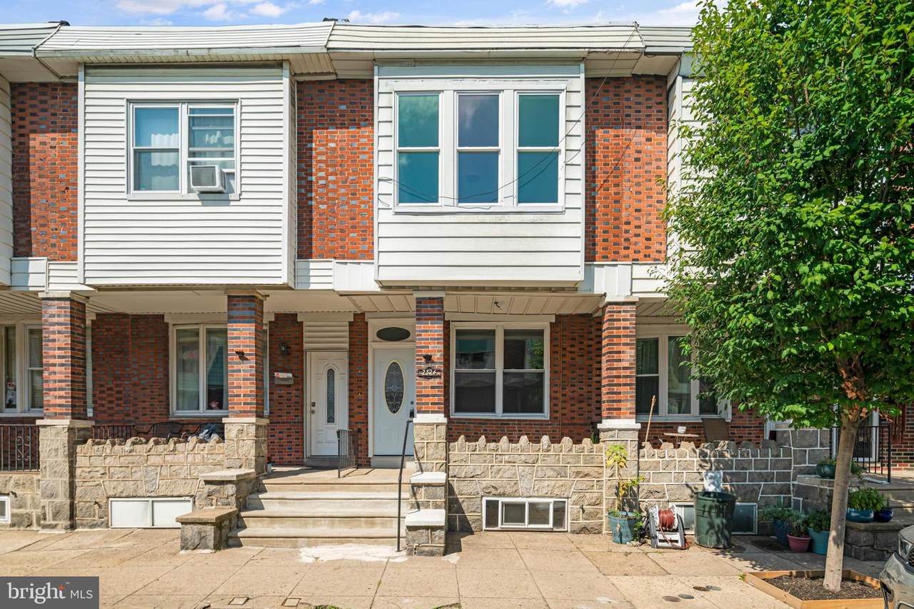 2324 Lee Street - Photo 1