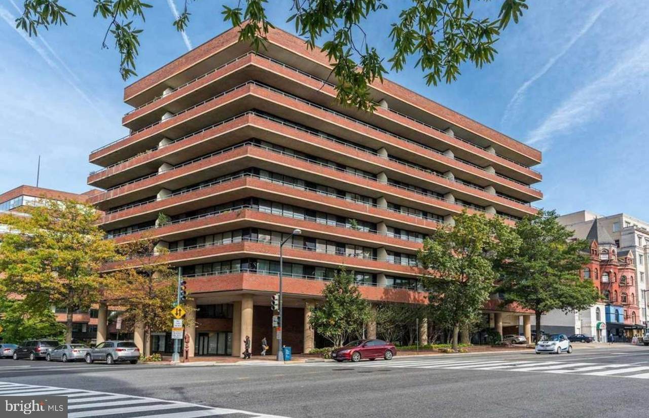 2555 Pennsylvania Avenue - Photo 1