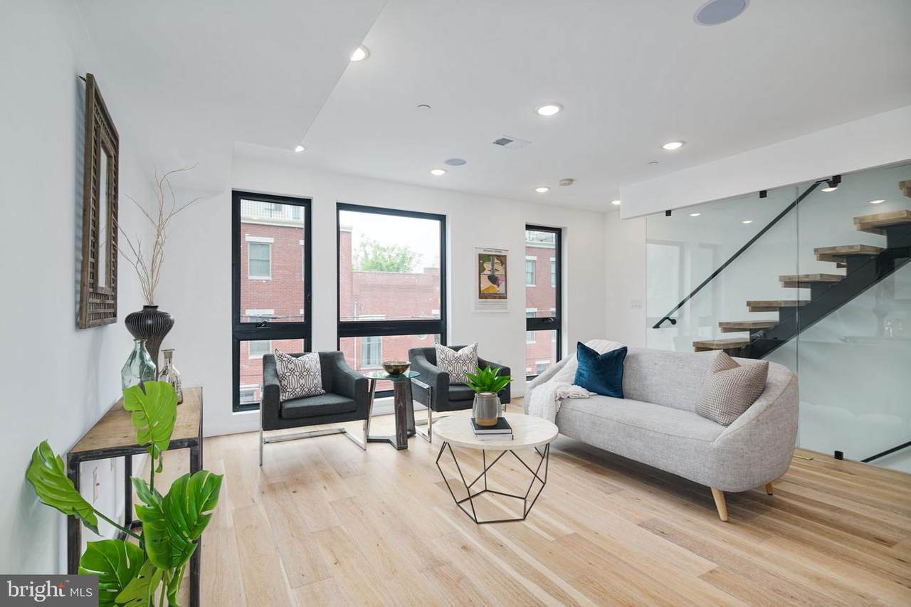 871 20TH Street - Photo 1