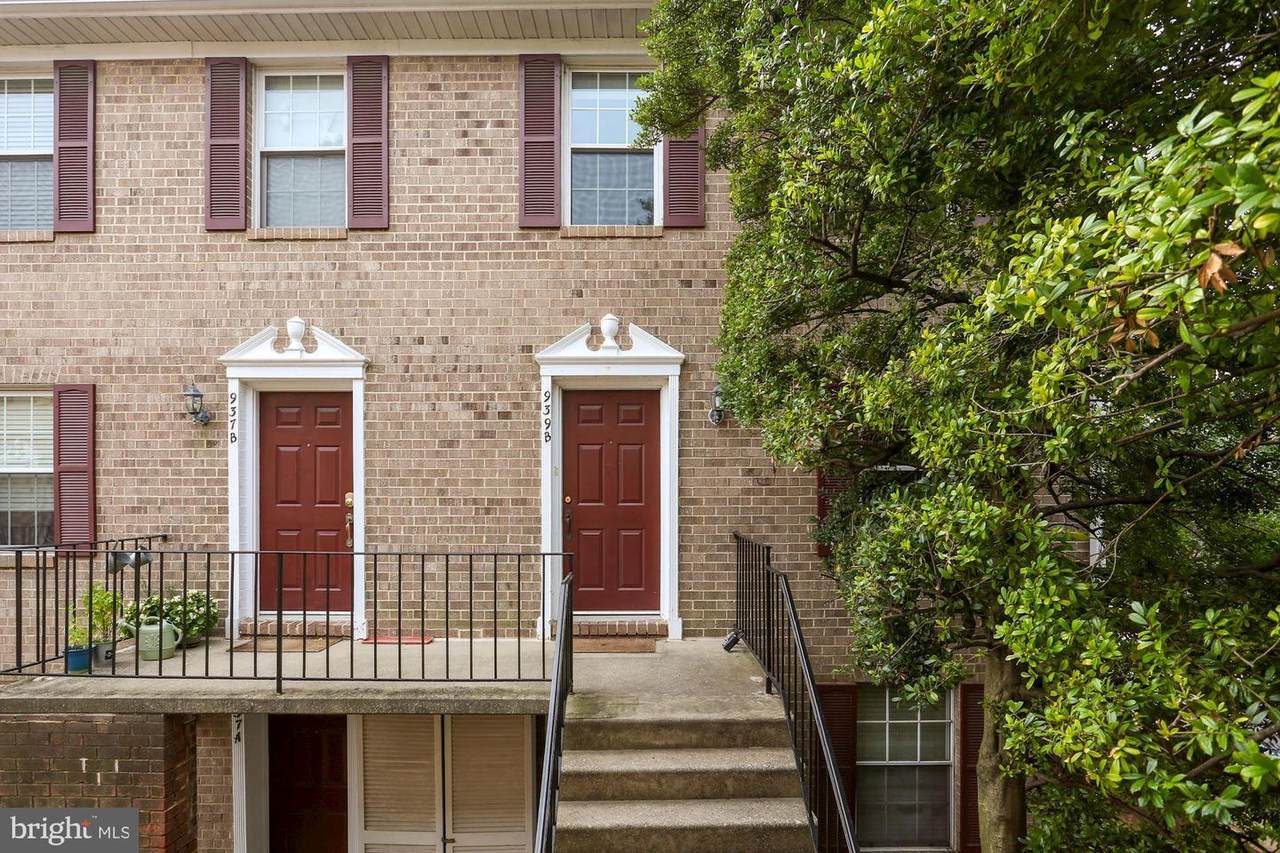 939 Rolfe Street - Photo 1