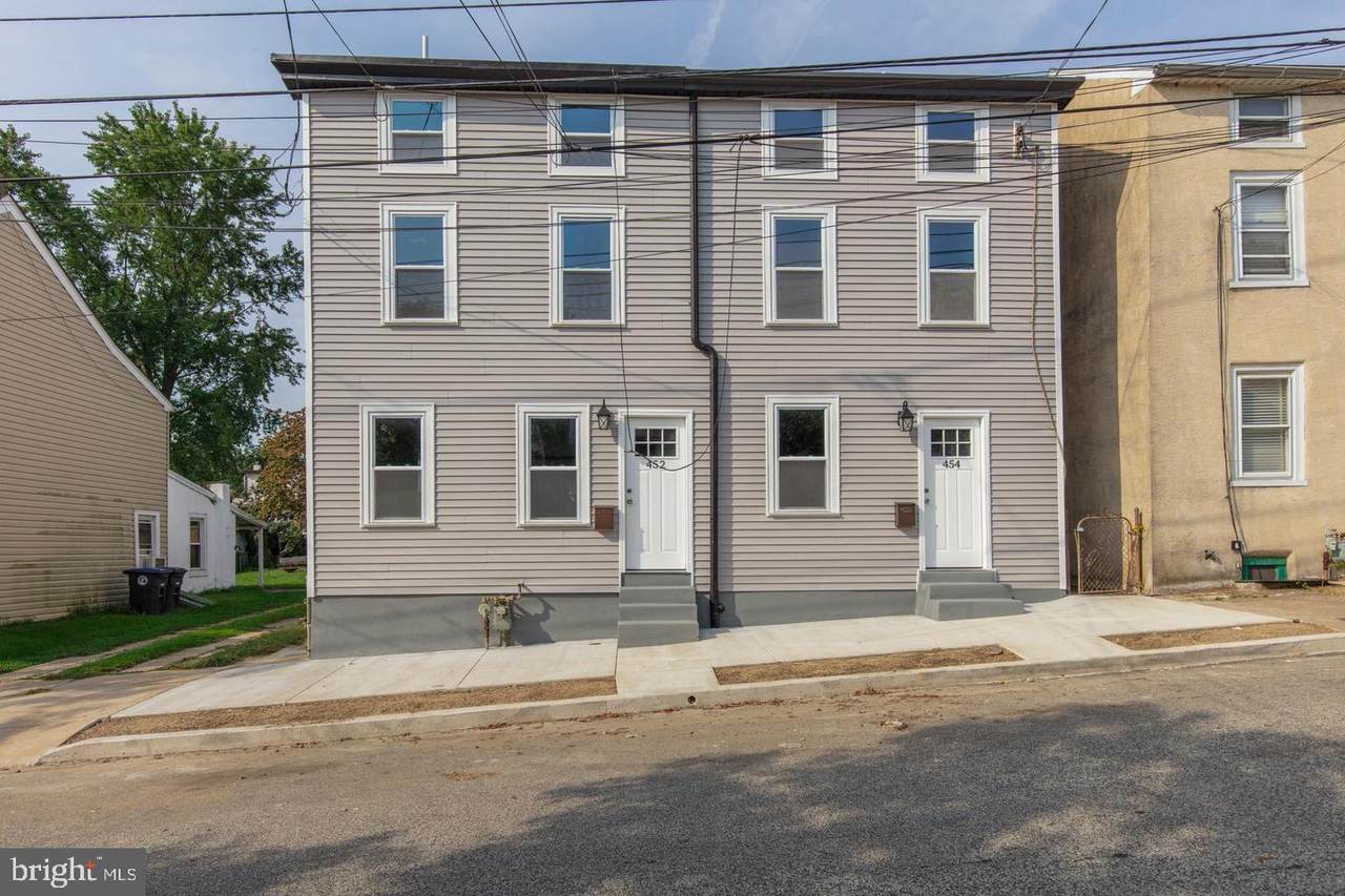 454 Old Elm Street - Photo 1