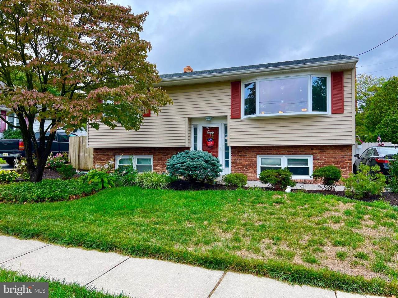 35 Lansing Avenue - Photo 1