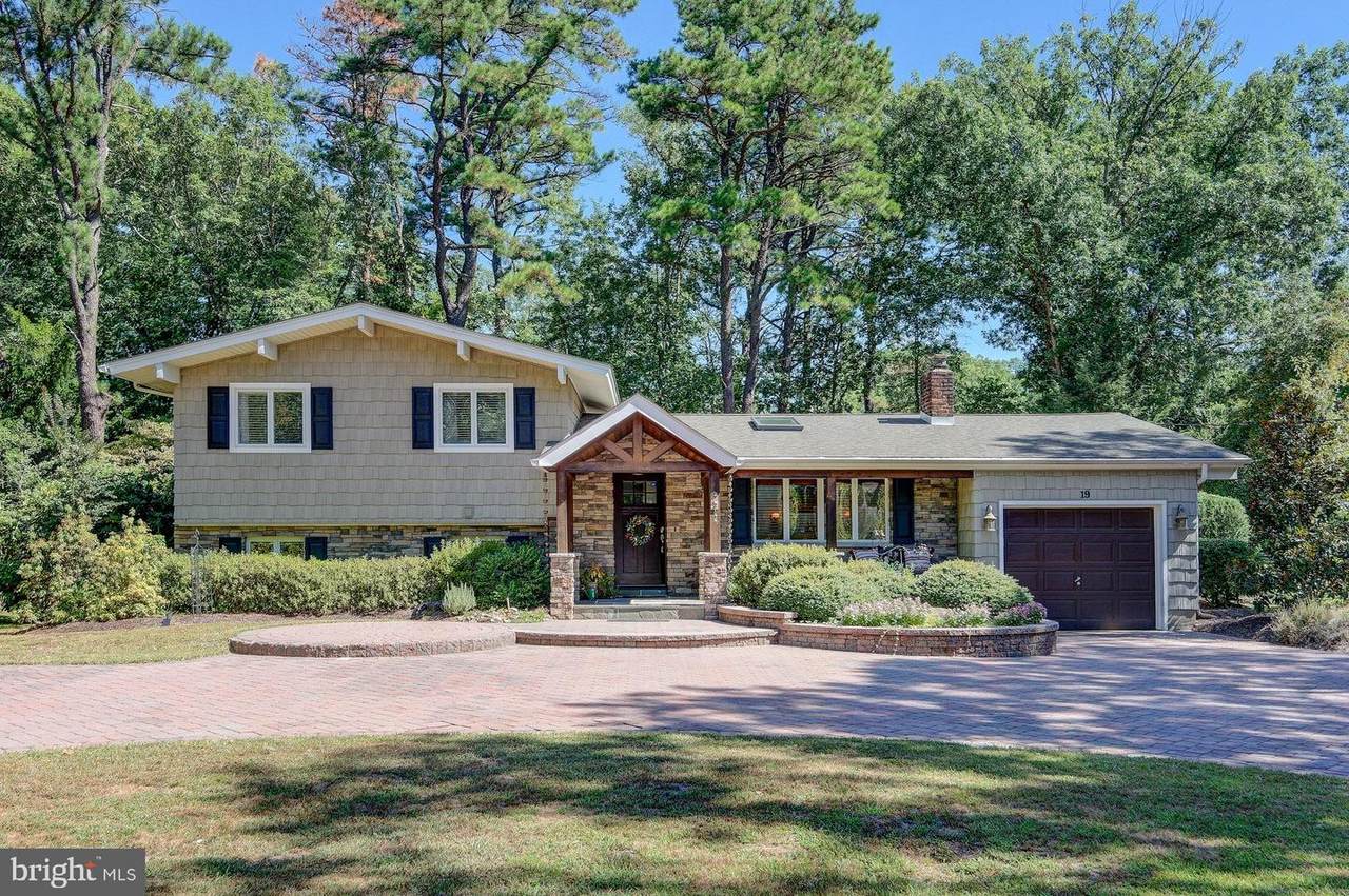 19 Elm Drive - Photo 1