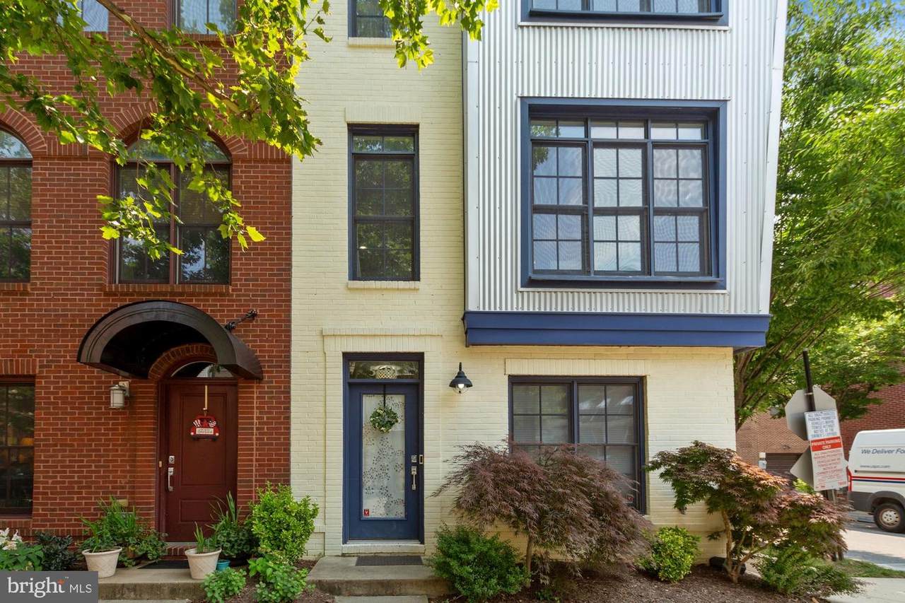 5601 44TH Avenue - Photo 1