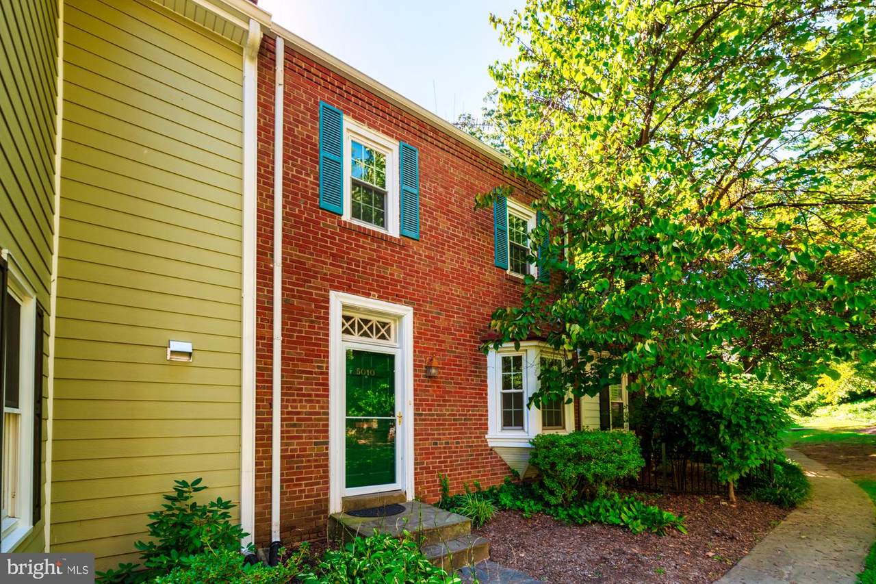 5010 V Street - Photo 1