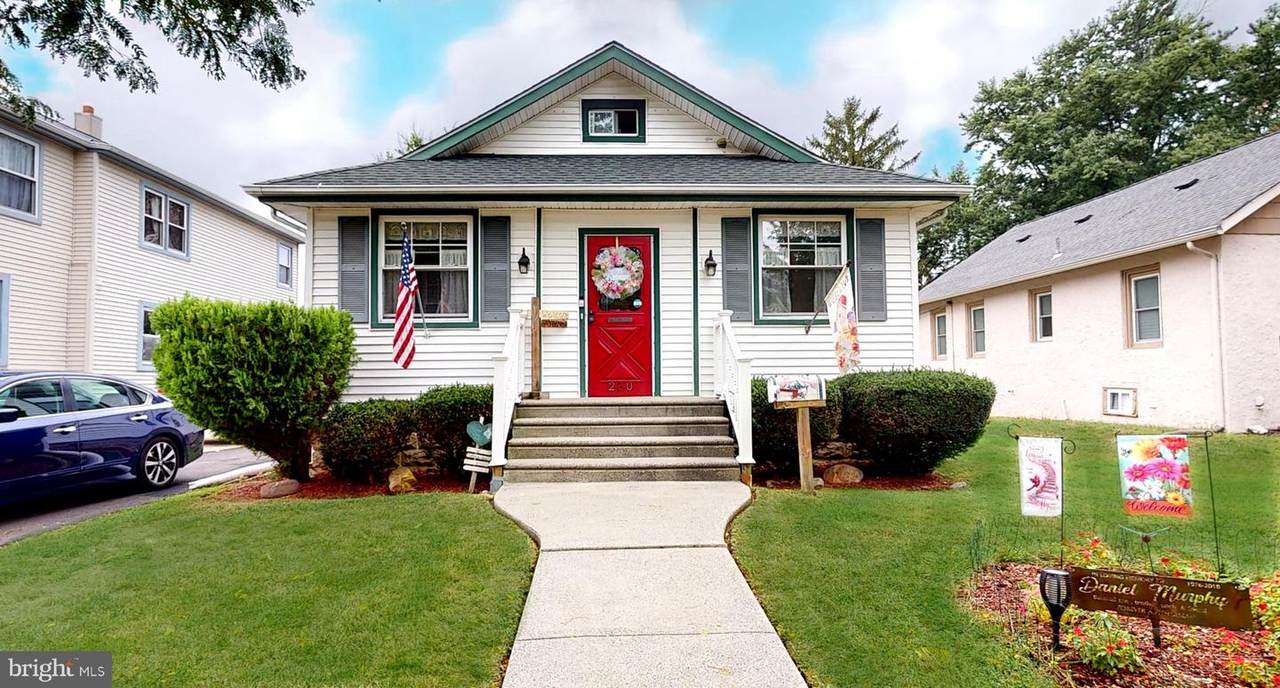 250 Davis Avenue - Photo 1